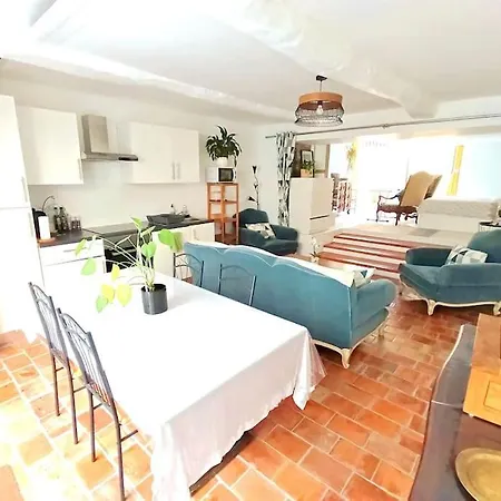 Bel Avec Patio En Coeur De Apartment *